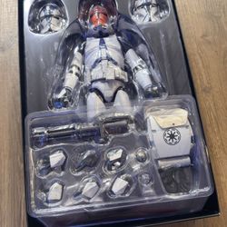 Hot Toys Star Wars: The Clone Wars 501st Battalion Clone Trooper Deluxe Version — TMS023