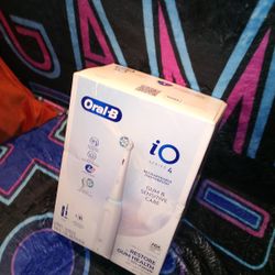 Oral B IO SERIES 4 Tooth Brush 