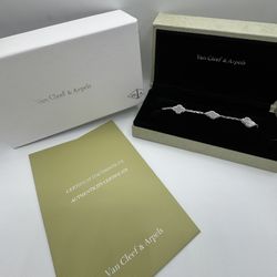 White & Silver VCA bracelet 