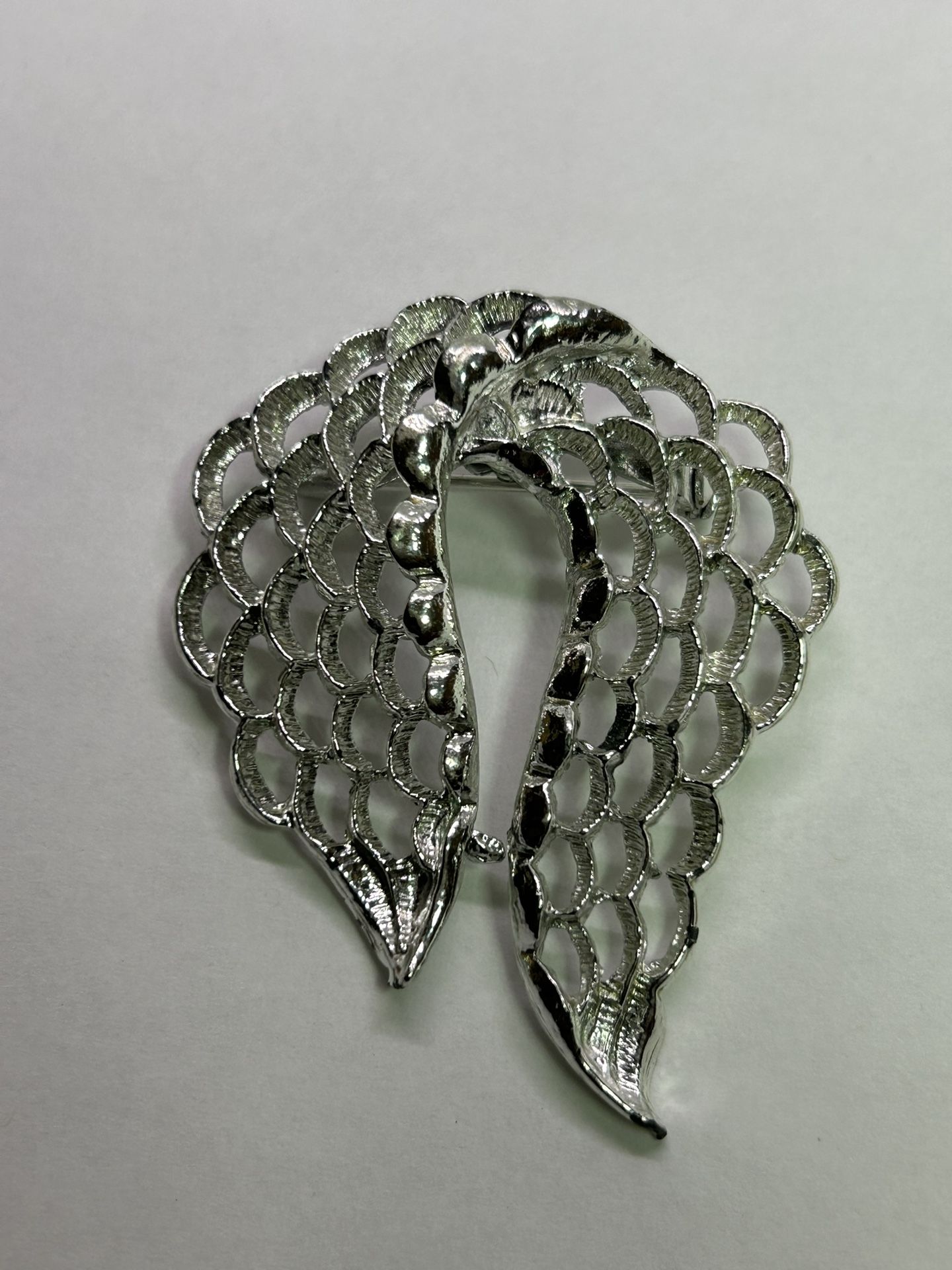 BROOCH