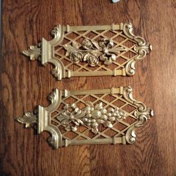 Vintage Lot of 2 Dart Industries 1971 Made in USA Gold Season Wall Hanging Decor.

Normal wear MAY be seen. Scratches,nick's and dents MAY be seen. Cl