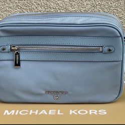 Michael Kors Nylon Jet Set Crossbody Bag, NWT/Nueva. Firm Price/Precio Firme
