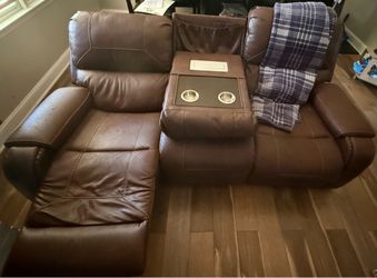 3 Reclinable sofas. // 3 sofas reclinables