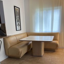 Bench & Table (Banquette)