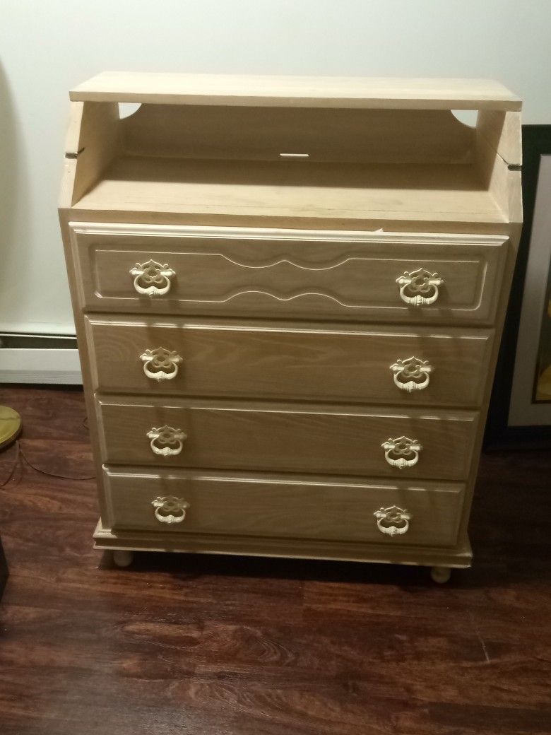 Dresser With Baby Dipper Changer