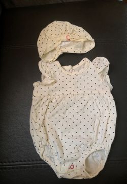 Baby Girls Onesie + Hat (3-6M)