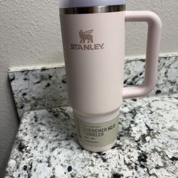 Stanley Cup PINK QUENCHER H2.0 