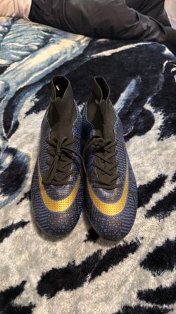 Soccer cleats
