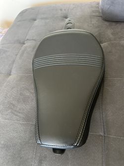 XL1200X Sportster OEM Seat