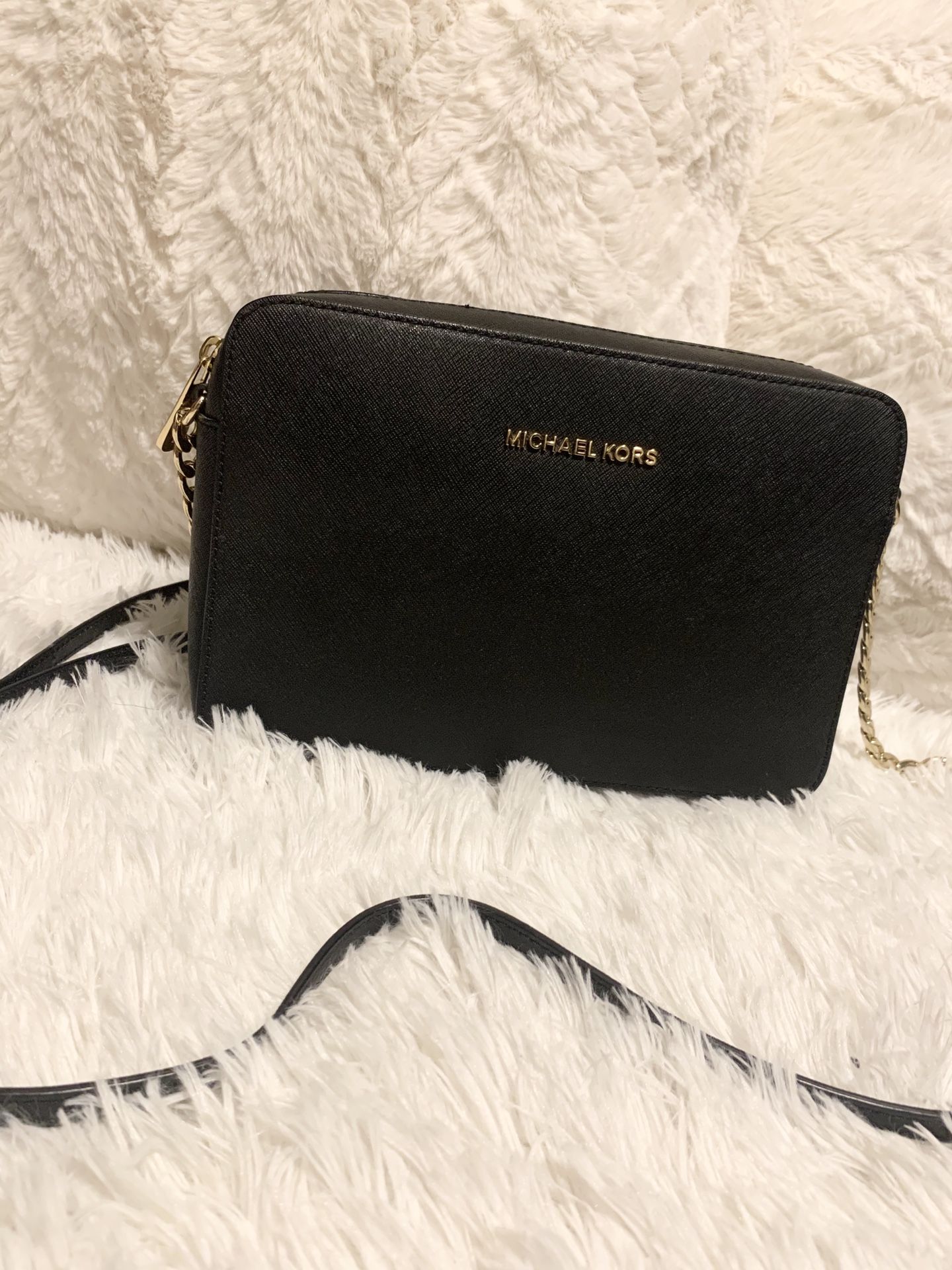 Micheal Kors Jet Set Crossbody Purse