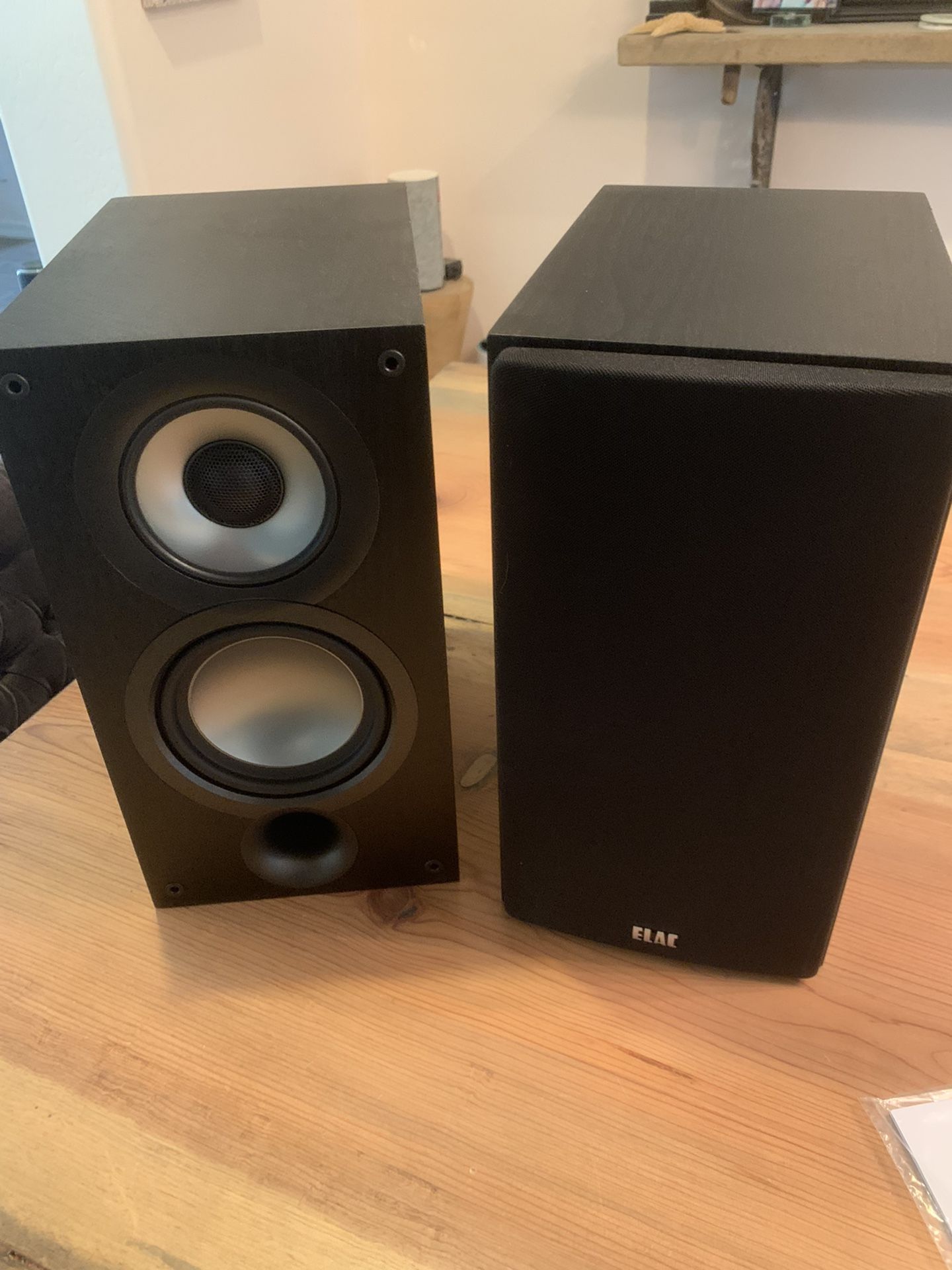 ELAC Uni-Fi 2.0 (UB52-BK) Audiophile Bookshelf Speakers (Pair)