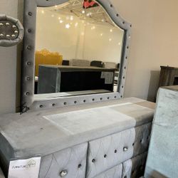 Alzire Gray Dresser
And Mirror Furniture of America