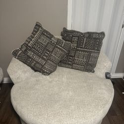 Ashley Soletren Swivel Accent Chair