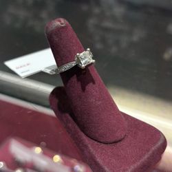 18k Engagement Ring
