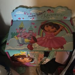 Dora toy chest