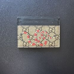 Gucci Men’s GG Supreme Wallet Card Holder 