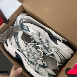 size 10.5 asic gel 1130 dark neptune