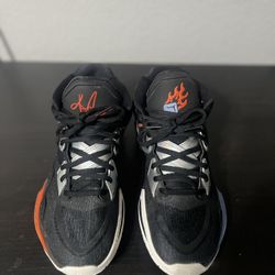 Nike Kyrie 8 Infinity Fire And Ice Basketball Shoes 