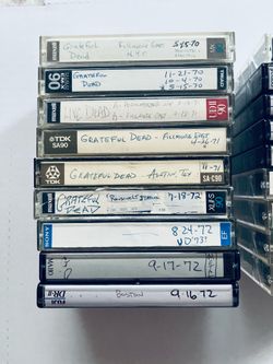 Lot of 18 Grateful Dead cassettes