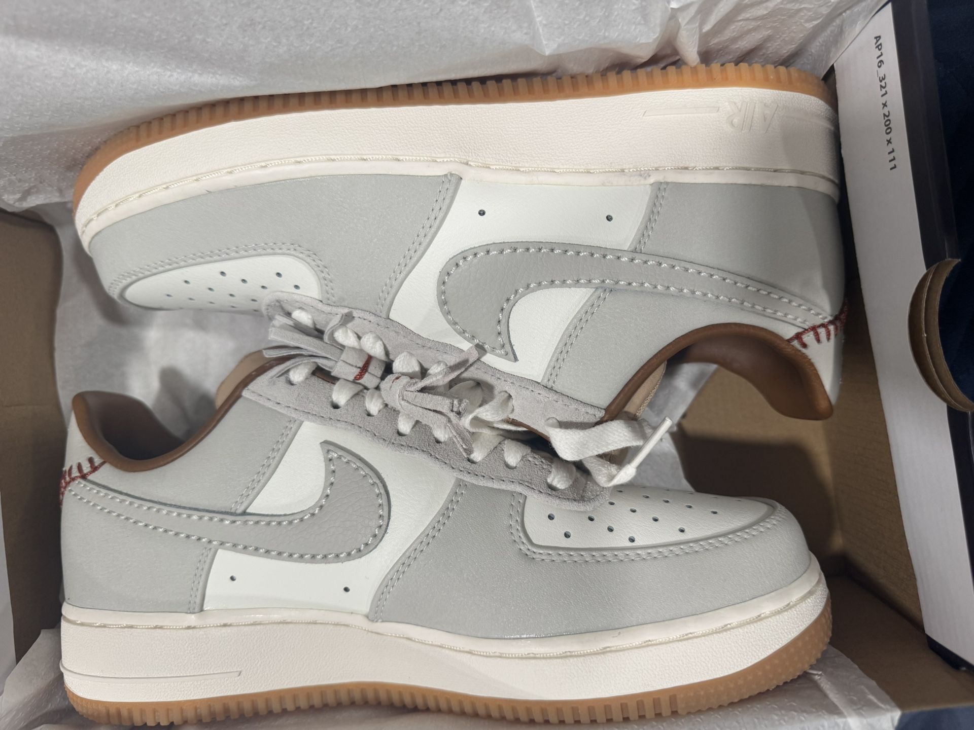 NIKE AIR FORCE 1 ‘07’ Mens Size 7 1/2 Or Women’s 9