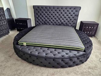 Black velvet King & Queen Round Bedframe