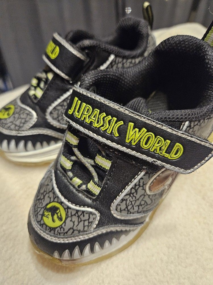 Jurassic World Toddler Light-Up Shoes β Size 8