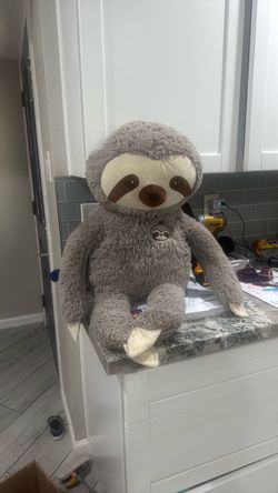 Large sloth plushie