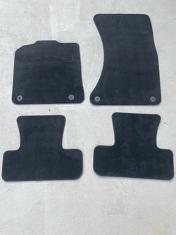 AUDI Q5 8R Floor Mats-Full Set LHD 8R1061275MNO USED