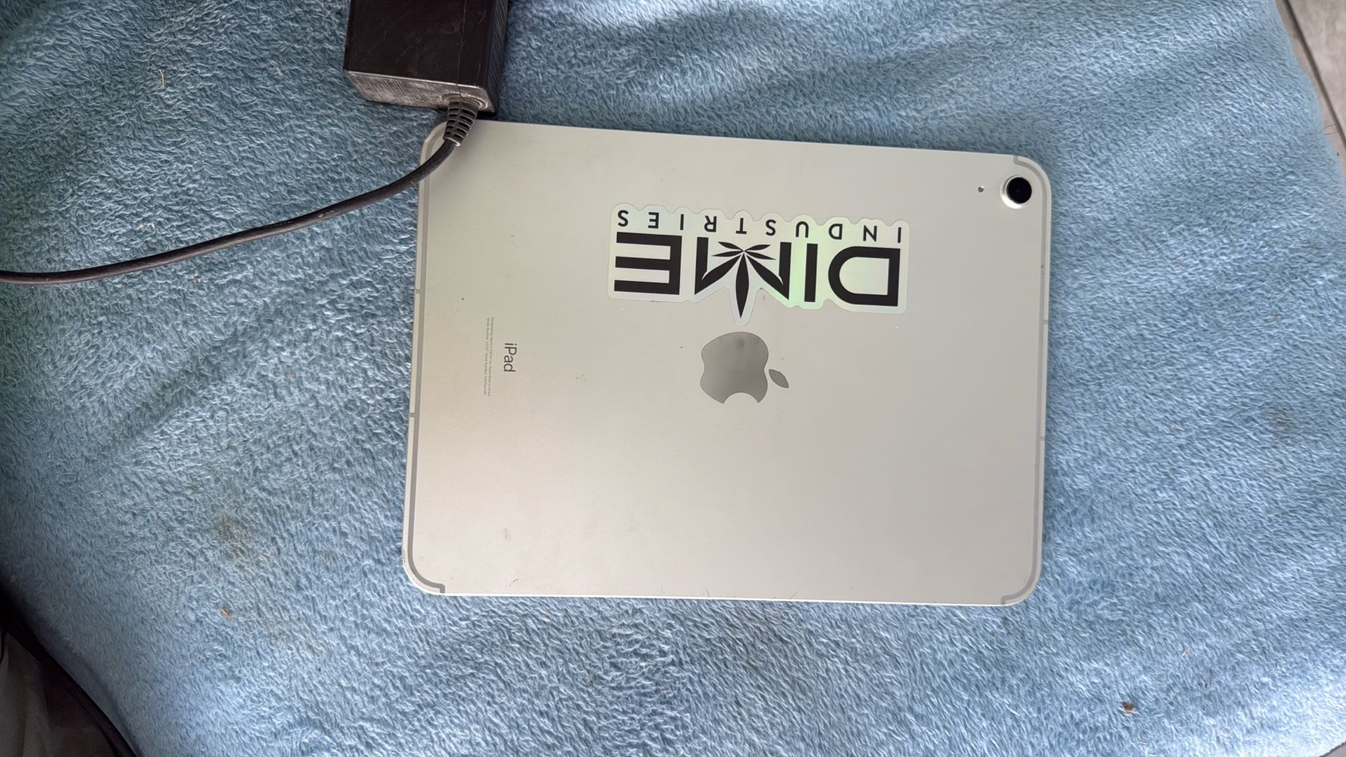 iPad 10th Gen 64Gb