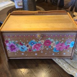 Pioneer Woman Bread Box / Storage