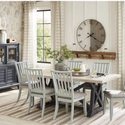 Beautiful Used Like New Dining Table And Four Chairs