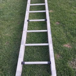 20 ft Heavy Duty Ladder  (  Condition Good  ) 