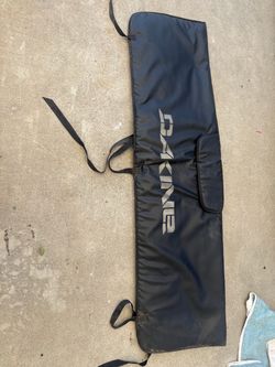 Dakine Pickup Pad DLX, designed to securely transport bicycles over a truck tailgate.