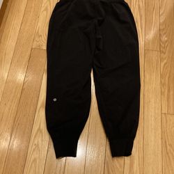LULULEMON WOMENS s 6