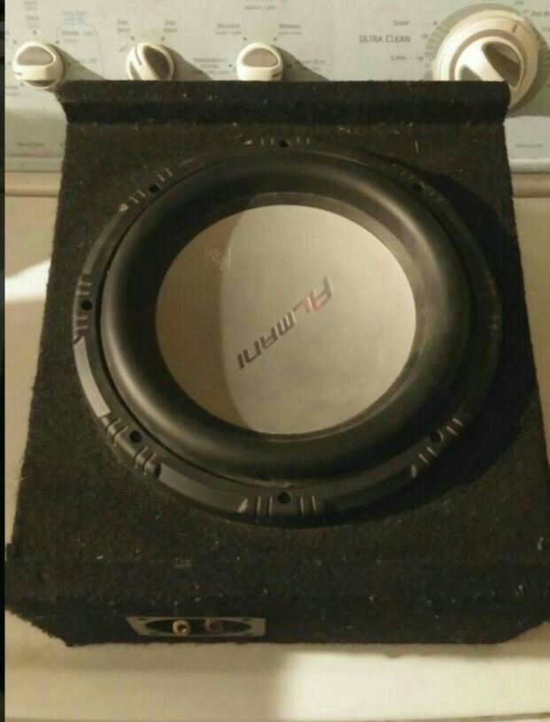 10 inch almani subwoofer with box.