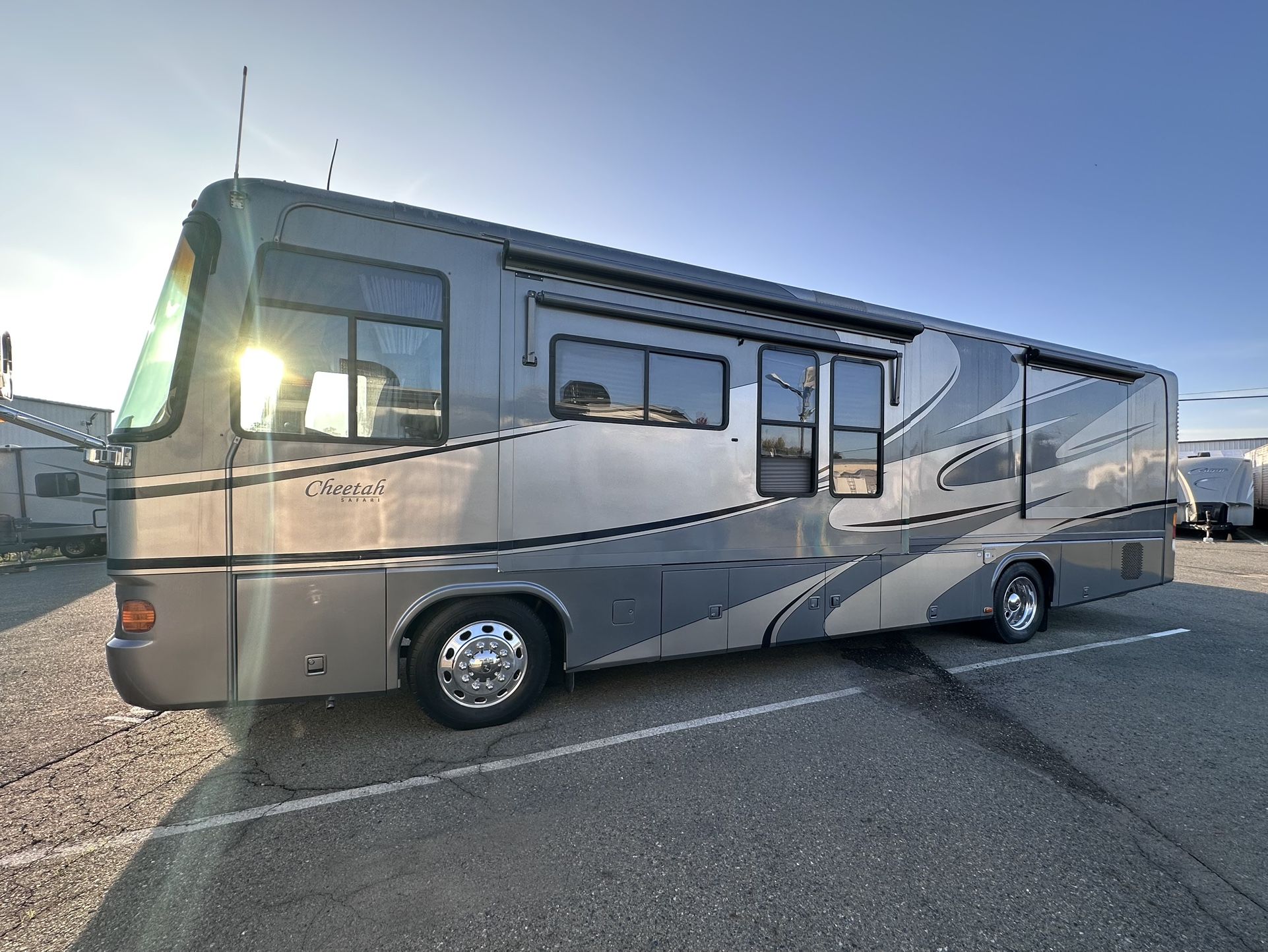 2005 Monaco Safari Cheetah 36PDD