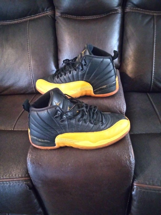 Retro 12 University Gold