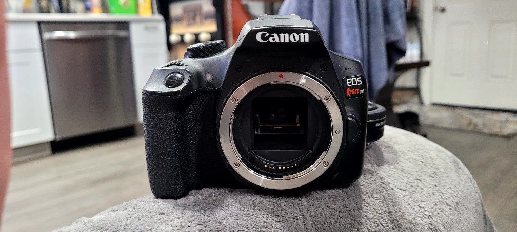 Canon EOS Rebel T6