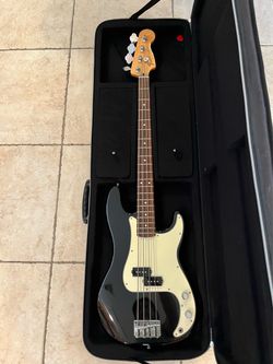 Fender MIM Precision Bass w/ Roadrunner Bass Hardshell Case