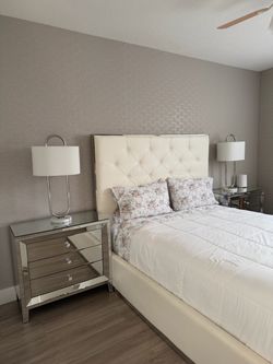 QUEEN BED + NIGHTSTANDS