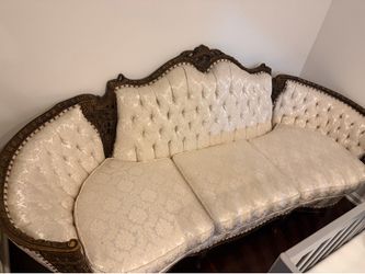 Vintage Louis Xvi Tufted Victorian Regency French Provincial Couch—white