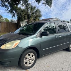 2004 Toyota Sienna