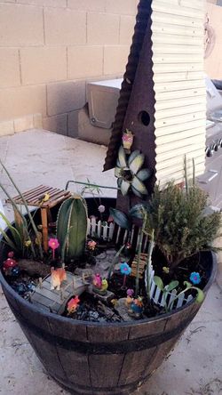 Decorated flower pot