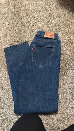 Women’s Levi’s size 6