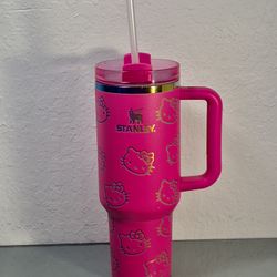 Hello Kitty 40oz Pink Tumbler with Straw & Handle