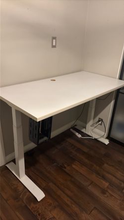 Retractable electric desk 30in X 60in