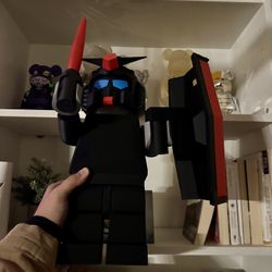 GIANT LEGO GUNDAM FIGURE 
