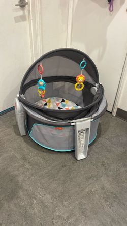 Fisher-Price On-the-Go Infant Dome Portable Bassinet and Play Space