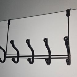 Home Basics Over the Door 5 Hook Hanging Rack. Black color. 15"L 11"D

