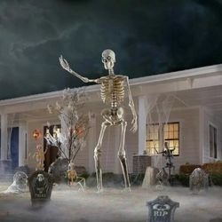 12 Foot FT Tall Giant Skeleton W/ Animated LCD Eyes Halloween Prop